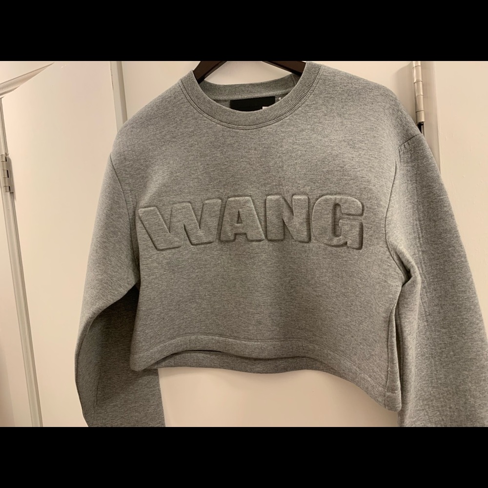 Slightly cropped sweatshirt